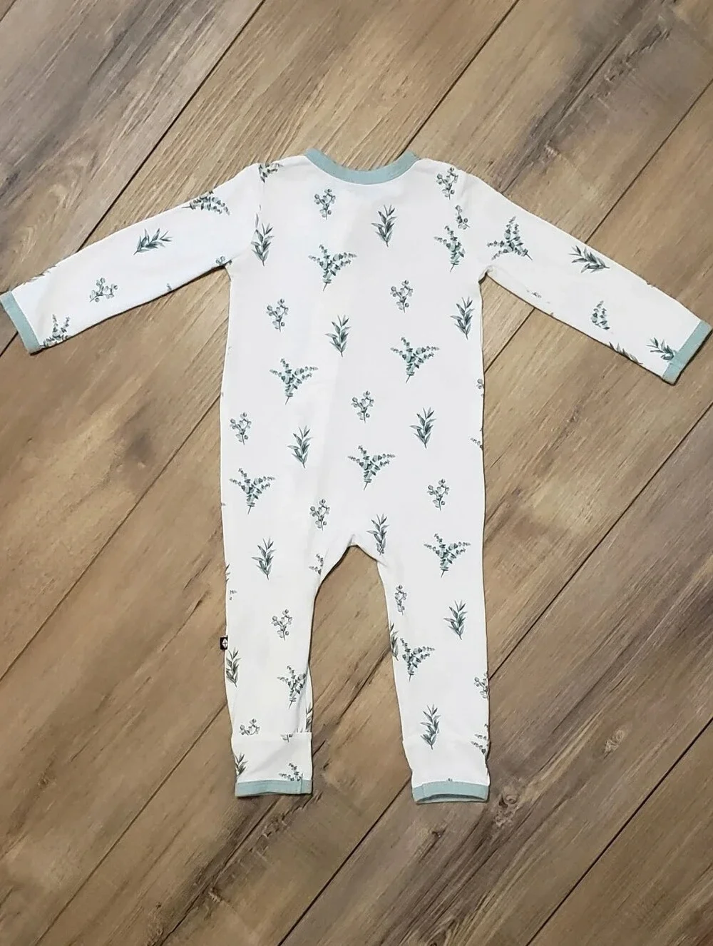Kyte Baby Eucalyptus Zippered Romper Size 12-18 Months